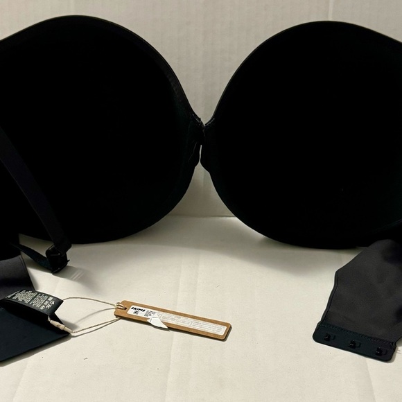 NWT Skims fits everybody Push up bra  46D - Picture 4 of 6